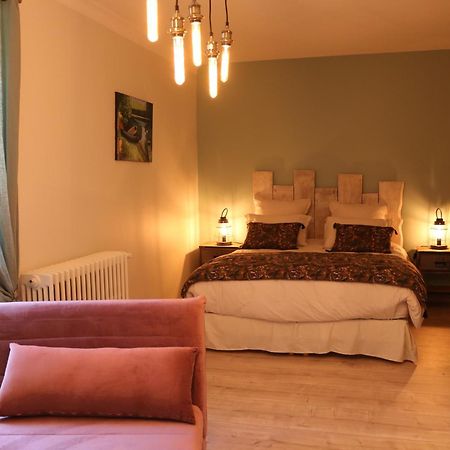 Bed and Breakfast Logis De Pierre Levee Bessines Exterior foto