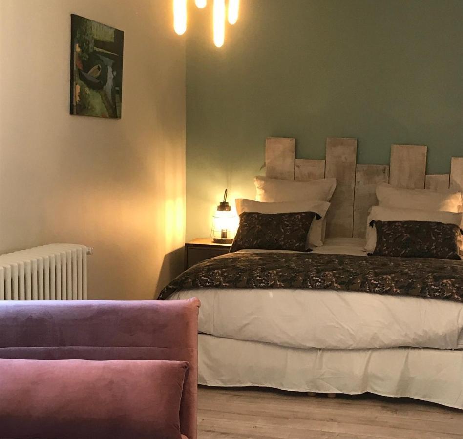 Bed and Breakfast Logis De Pierre Levee Bessines Exterior foto