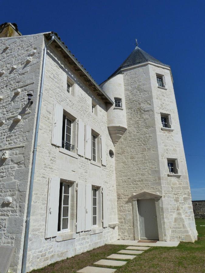 Bed and Breakfast Logis De Pierre Levee Bessines Exterior foto