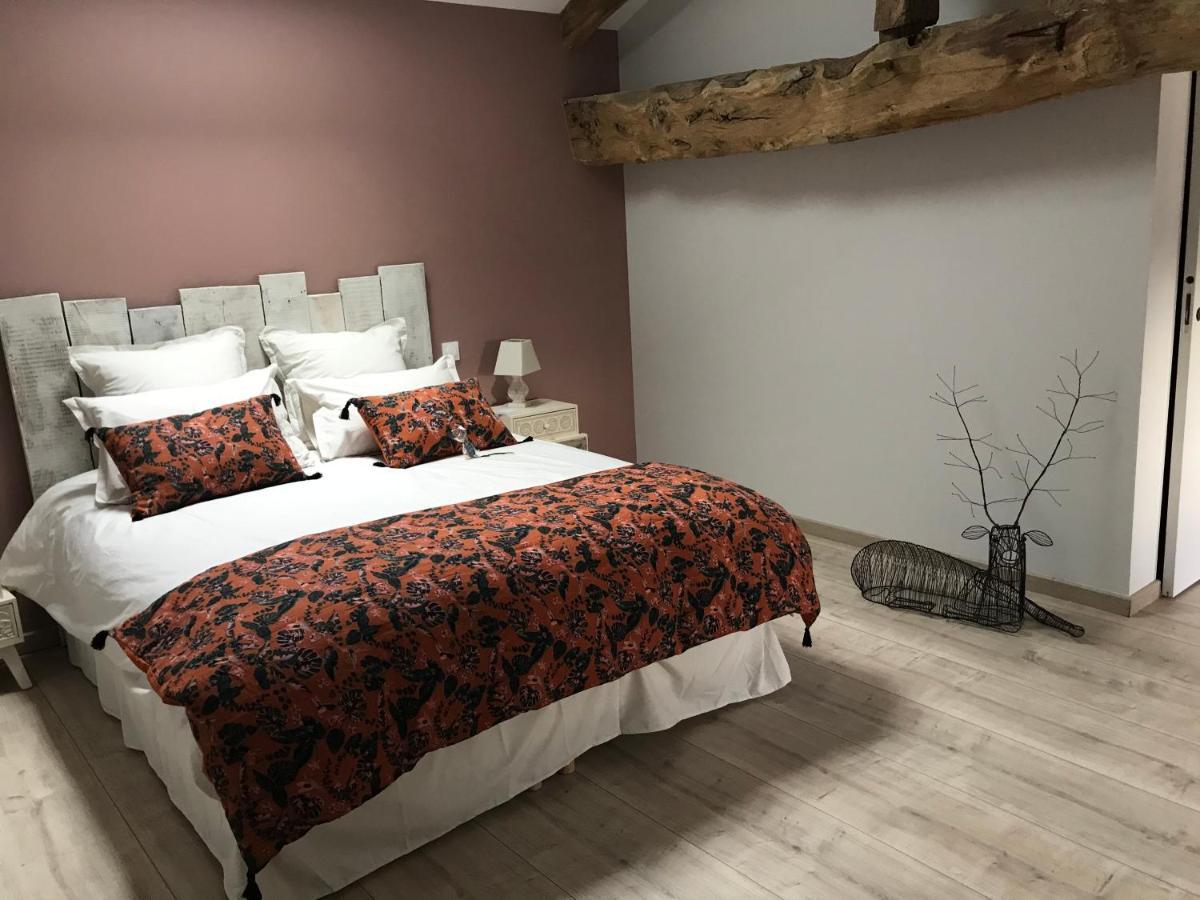 Bed and Breakfast Logis De Pierre Levee Bessines Exterior foto