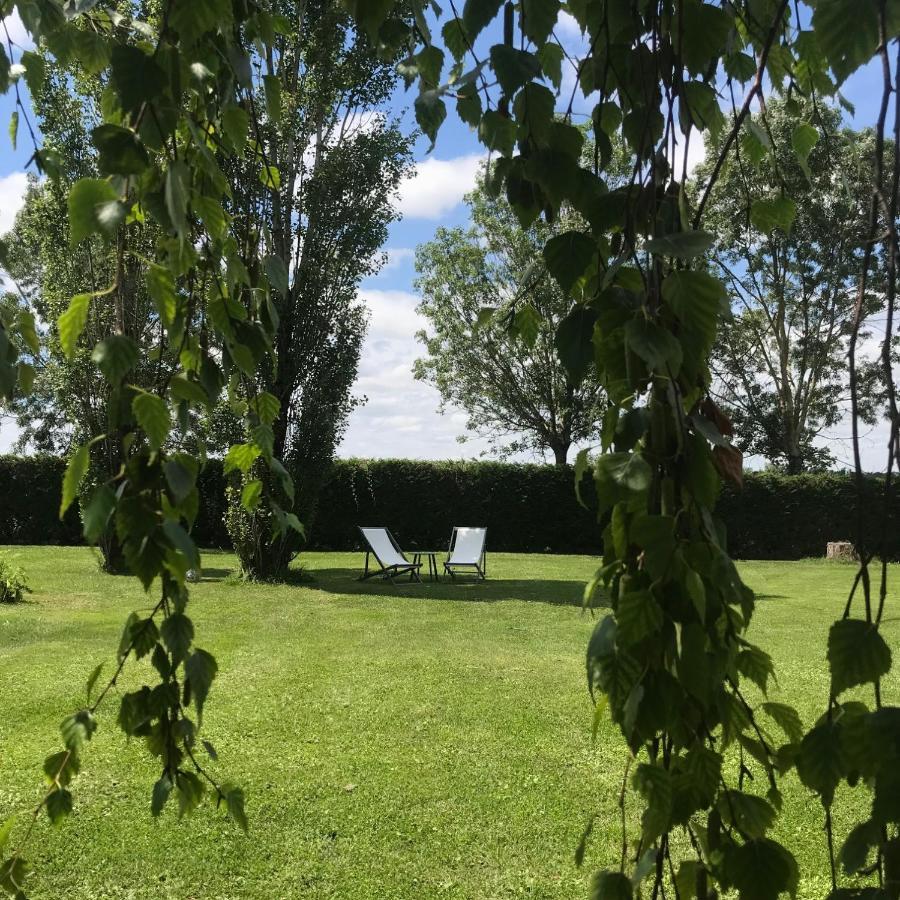 Bed and Breakfast Logis De Pierre Levee Bessines Exterior foto